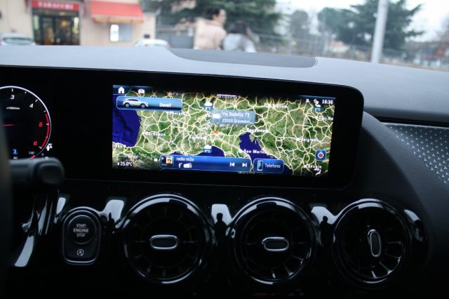 MERCEDES-BENZ GLA 200 D AUTOMATIC BUSINESS - foto 16