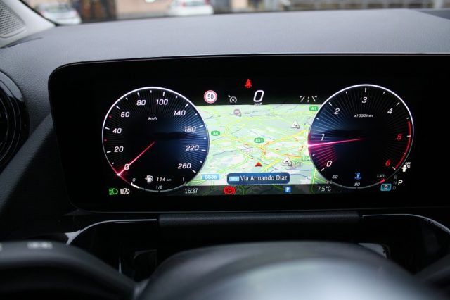 MERCEDES-BENZ GLA 200 D AUTOMATIC BUSINESS - foto 17