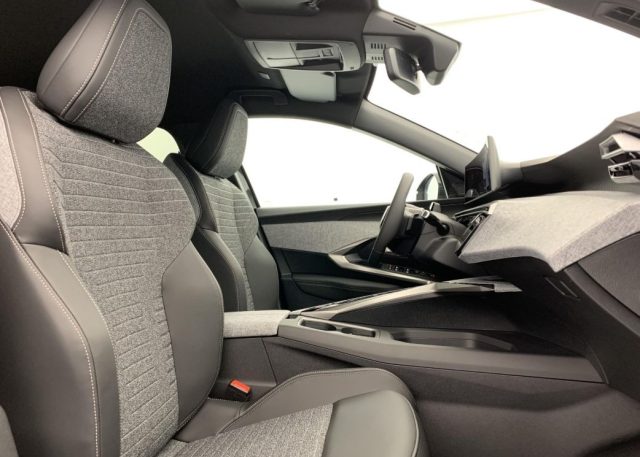 PEUGEOT 5008 HYBRID 145 E-DCS6 ALLURE + PACK  - foto 10