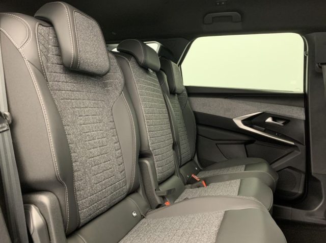 PEUGEOT 5008 HYBRID 145 E-DCS6 ALLURE + PACK  - foto 11