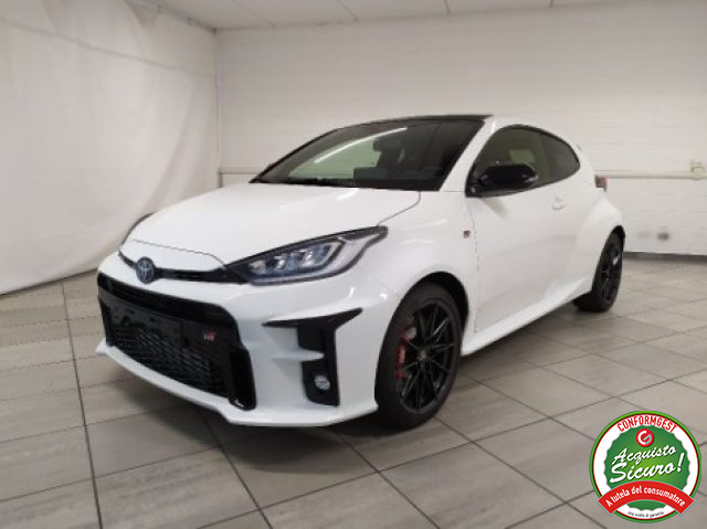 TOYOTA Yaris Bianco pastello