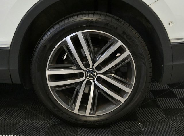 VOLKSWAGEN TIGUAN ALLSPACE 2.0 TDI SCR DSG ELEGANCE 7 POSTI - foto 27