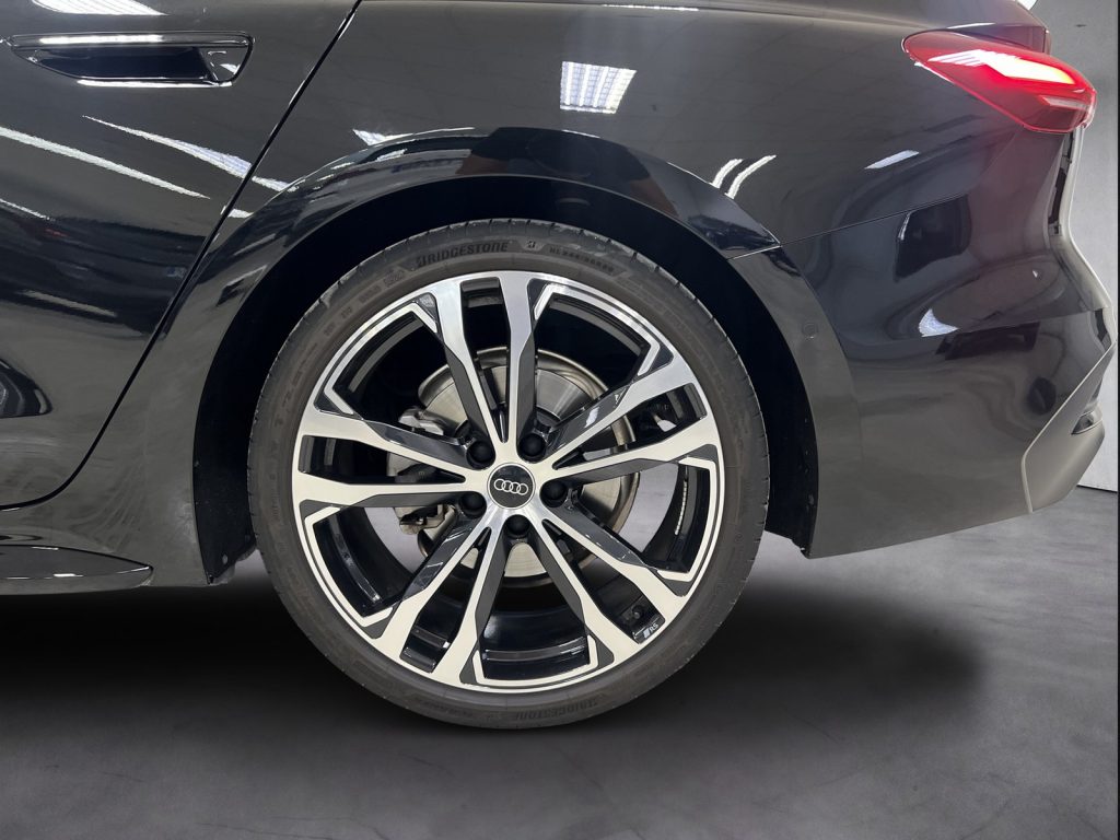 immagine usato AUDI A5 avant 2.0 tfsi s line edition 150cv s-tronic