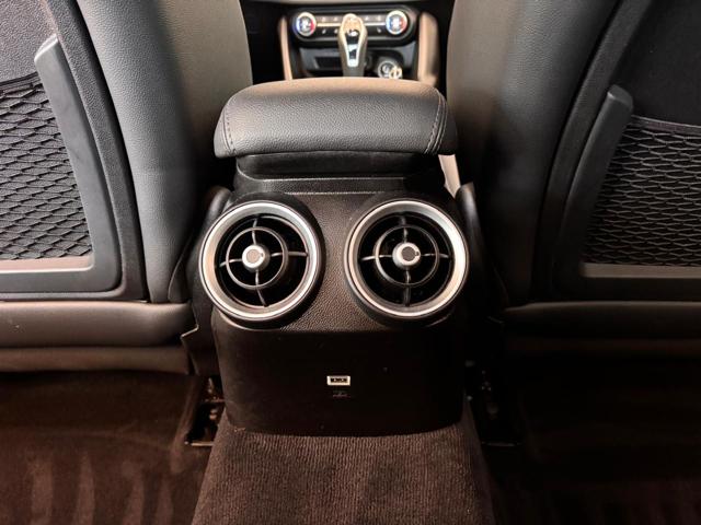 ALFA ROMEO GIULIA 2.0 TURBO 280 CV AT8 AWD Q4 VELO - foto 28