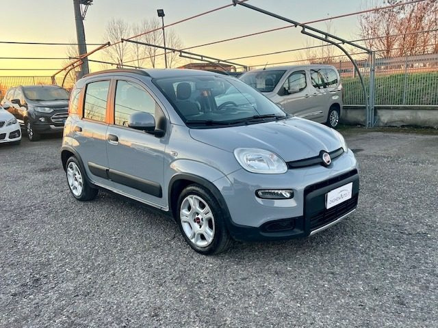 FIAT Panda Elettrica/Benzina 2022 usata FIAT Panda Elettrica/Benzina 2022 usata