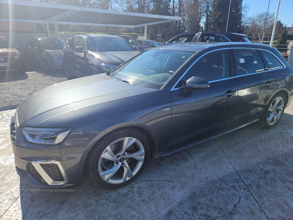 AUDI A4 Avant 30 TDI/136 CV S tronic S line edition - 2