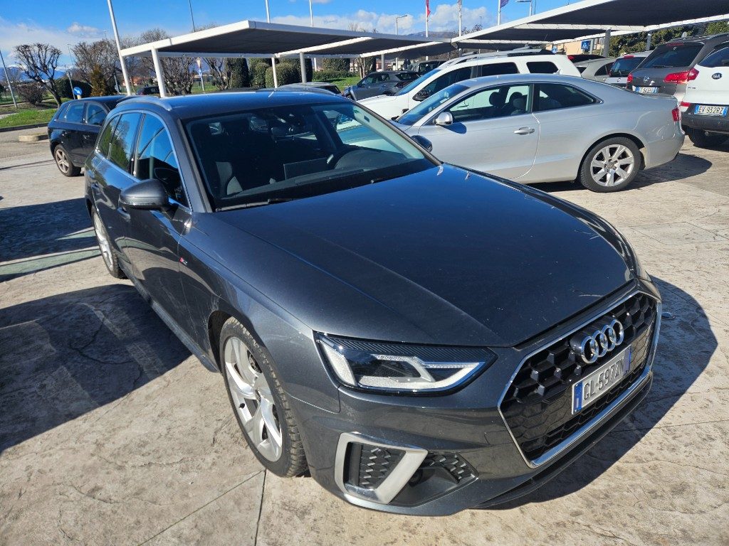 AUDI A4 Avant 30 TDI/136 CV S tronic S line edition - 3
