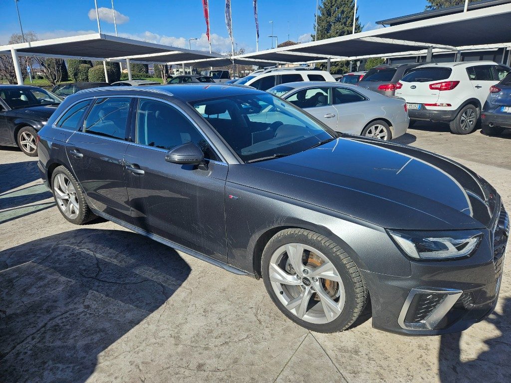 AUDI A4 Avant 30 TDI/136 CV S tronic S line edition - 5