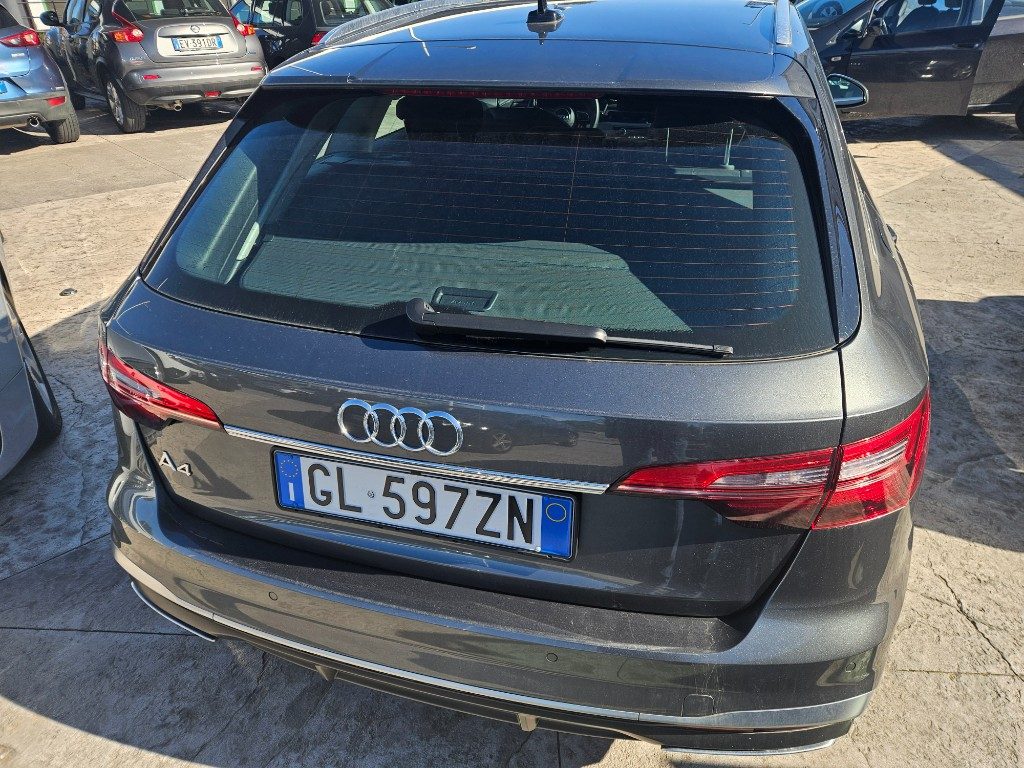 AUDI A4 Avant 30 TDI/136 CV S tronic S line edition - 8