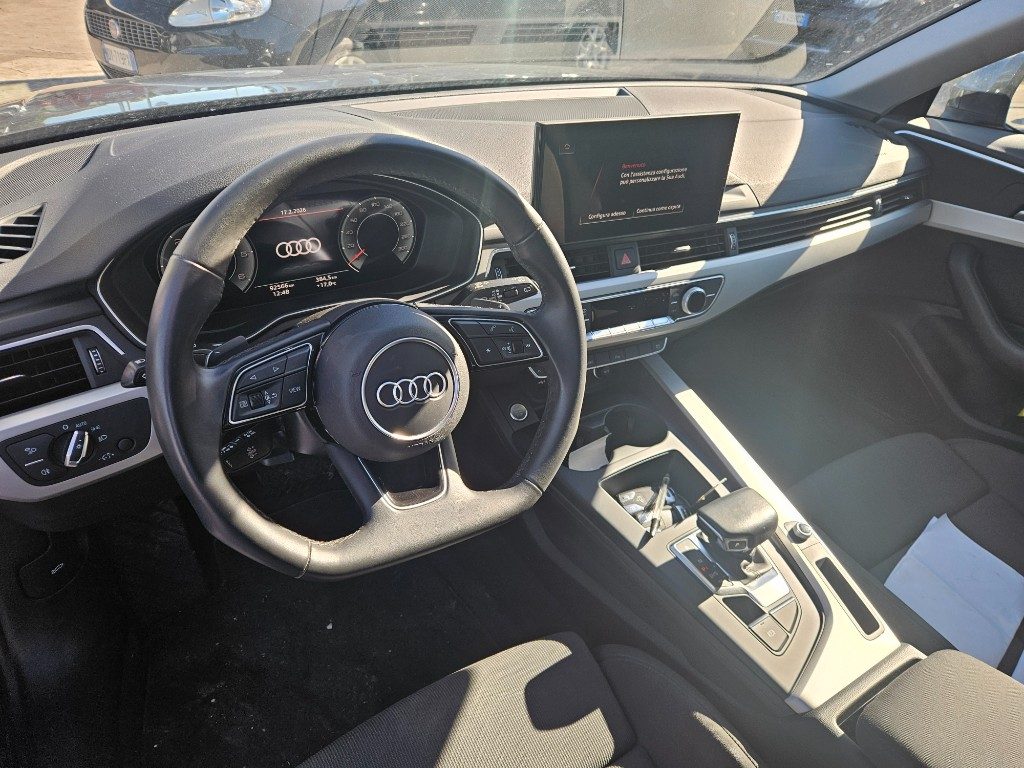 AUDI A4 Avant 30 TDI/136 CV S tronic S line edition - 10