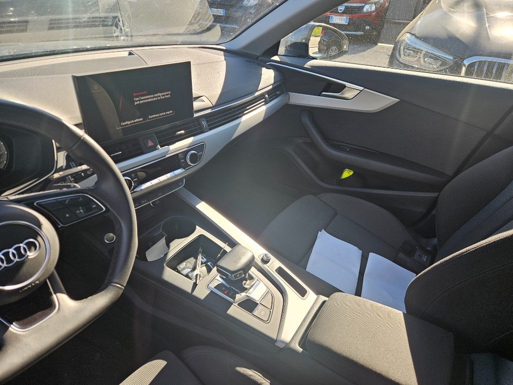 AUDI A4 Avant 30 TDI/136 CV S tronic S line edition - 11