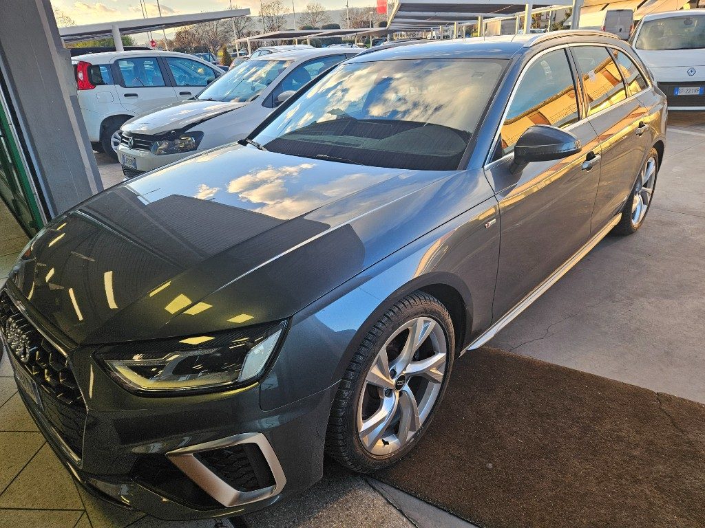 AUDI A4 Avant 30 TDI/136 CV S tronic S line edition - 14