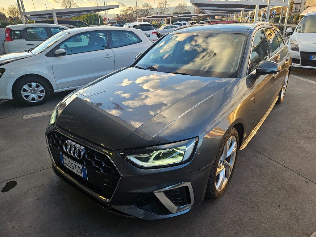 AUDI A4 Avant 30 TDI/136 CV S tronic S line edition - 16