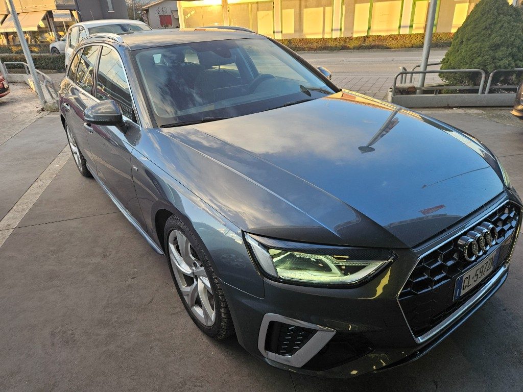 AUDI A4 Avant 30 TDI/136 CV S tronic S line edition - 17