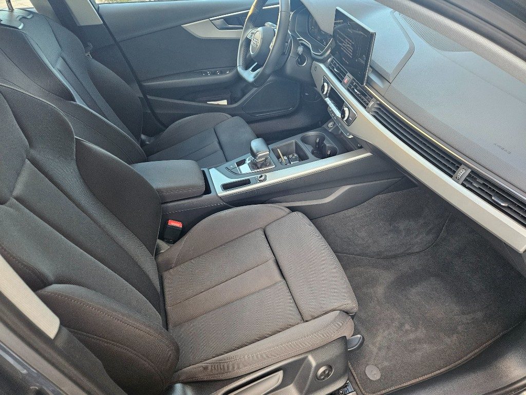 AUDI A4 Avant 30 TDI/136 CV S tronic S line edition - 19