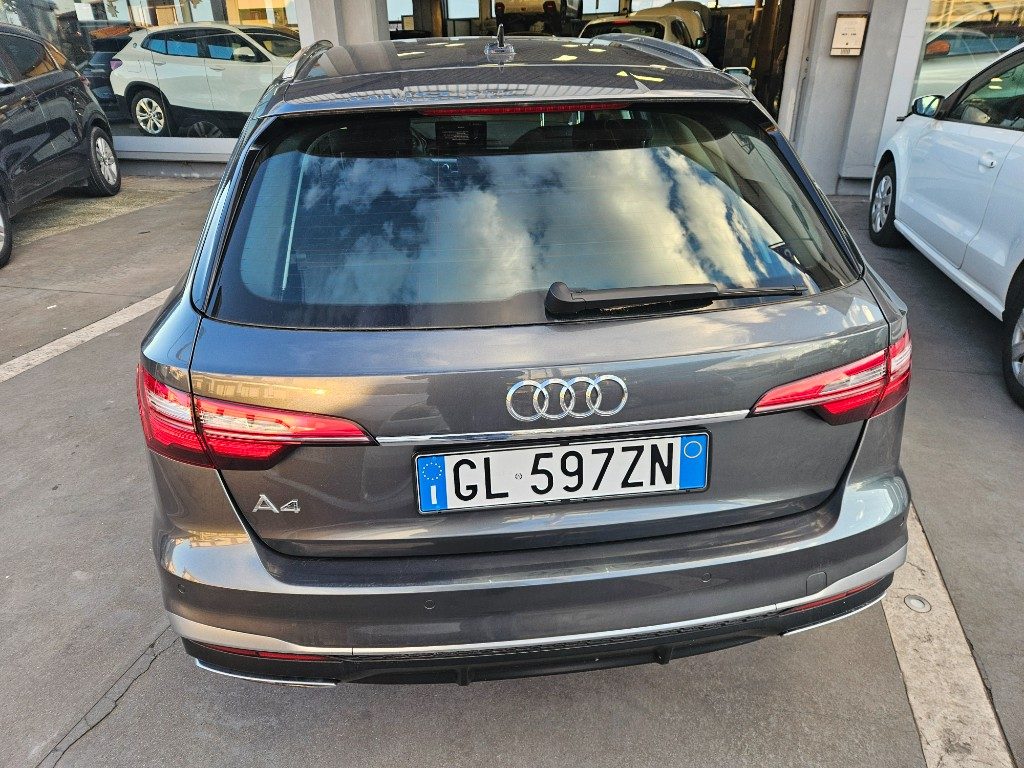 AUDI A4 Avant 30 TDI/136 CV S tronic S line edition - 21