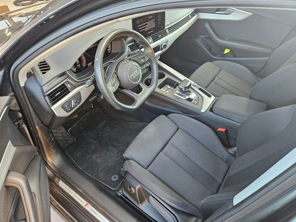 AUDI A4 Avant 30 TDI/136 CV S tronic S line edition - 23