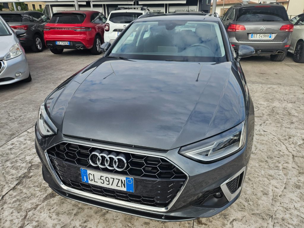 AUDI A4 Avant 30 TDI/136 CV S tronic S line edition - 24