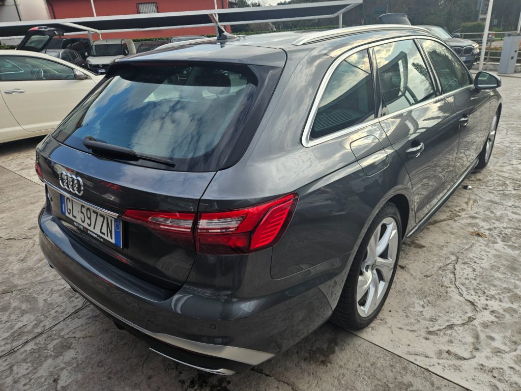 AUDI A4 Avant 30 TDI/136 CV S tronic S line edition - 27
