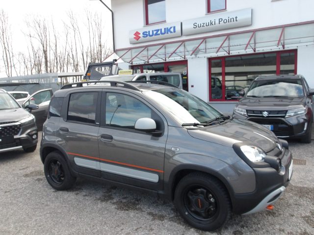 FIAT Panda Cross Elettrica/Benzina 2023 usata FIAT Panda Cross Elettrica/Benzina 2023 usata