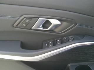 BMW 318 usata, con Controllo automatico clima