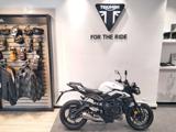 TRIUMPH Street Triple R .