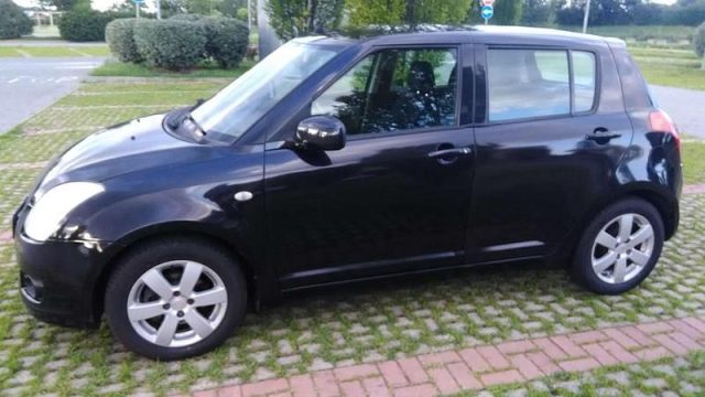 suzuki swift 1.3 5p. usata