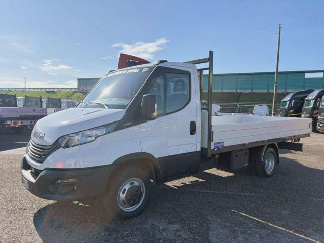 IVECO Daily Diesel 2023 usata IVECO Daily Diesel 2023 usata