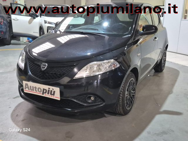 lancia ypsilon 1.0 firefly 5 porte ss hybrid ecochic gold usata