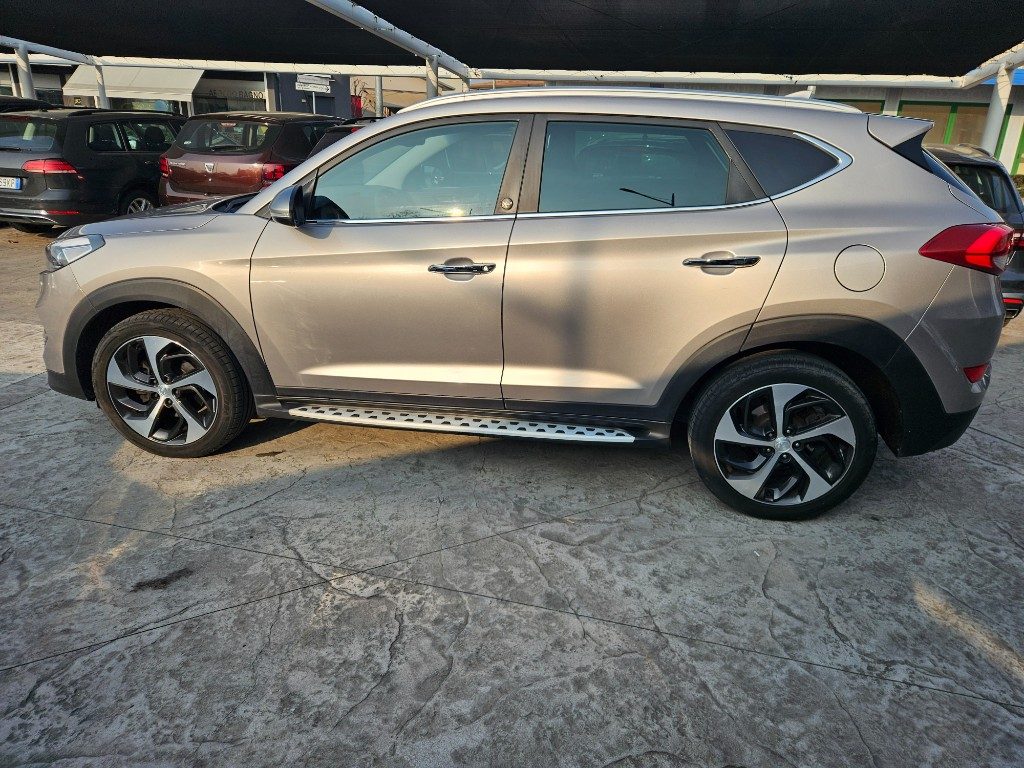 HYUNDAI Tucson 1.7 CRDi XPossible - 10