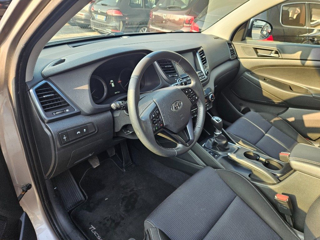HYUNDAI Tucson 1.7 CRDi XPossible - 15