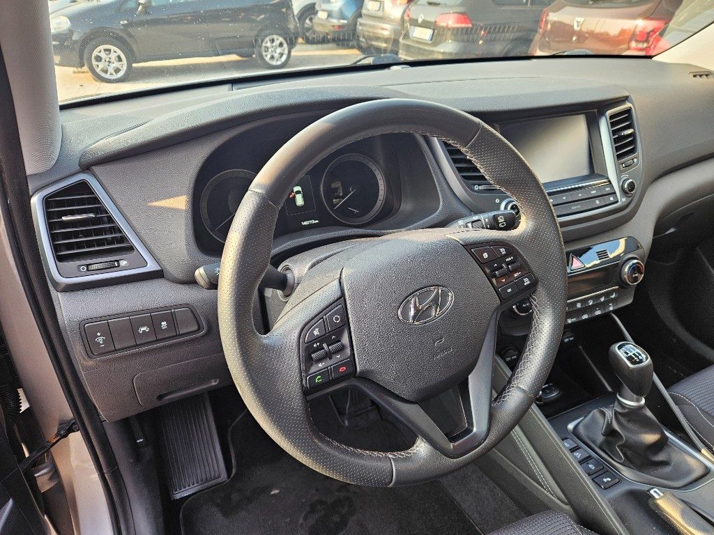 HYUNDAI Tucson 1.7 CRDi XPossible - 16