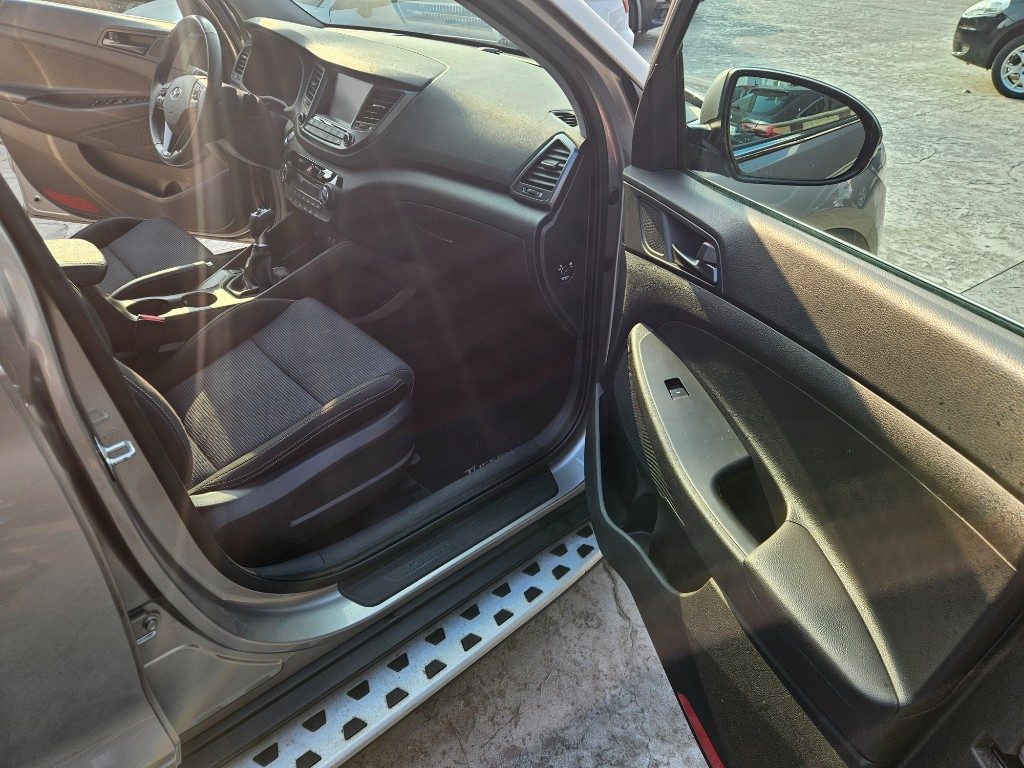 HYUNDAI Tucson 1.7 CRDi XPossible - 23