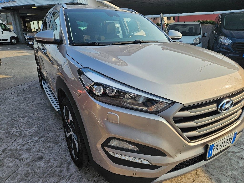 HYUNDAI Tucson 1.7 CRDi XPossible - 25