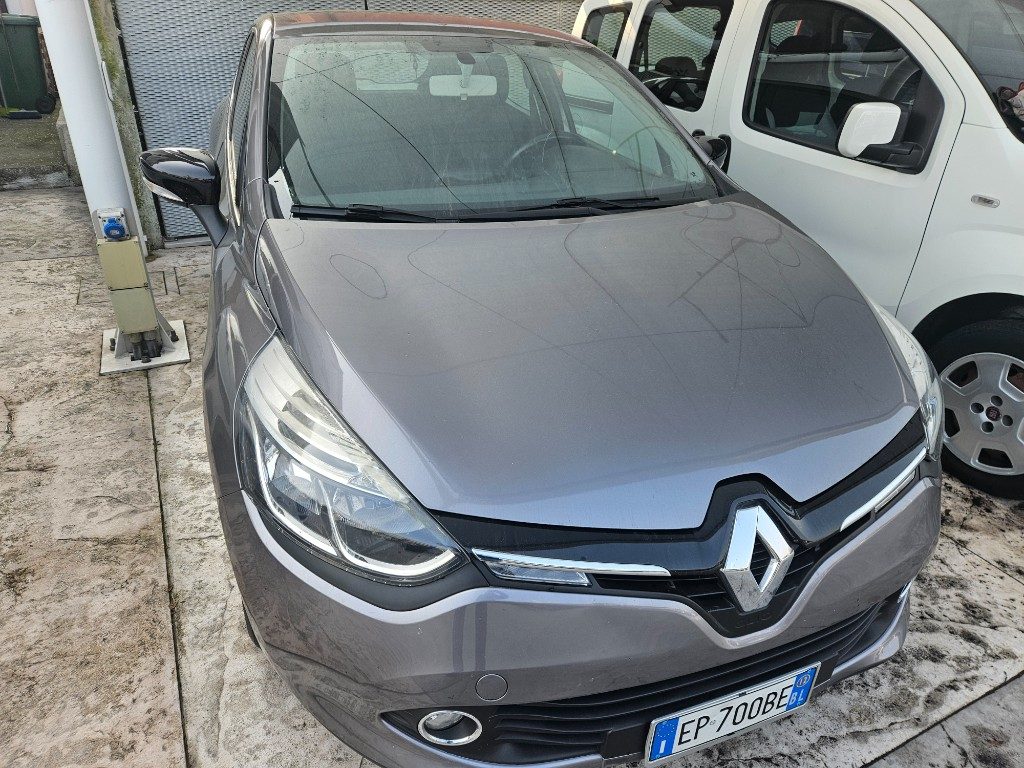 RENAULT Clio 1.2 75CV 5 porte Wave - 8