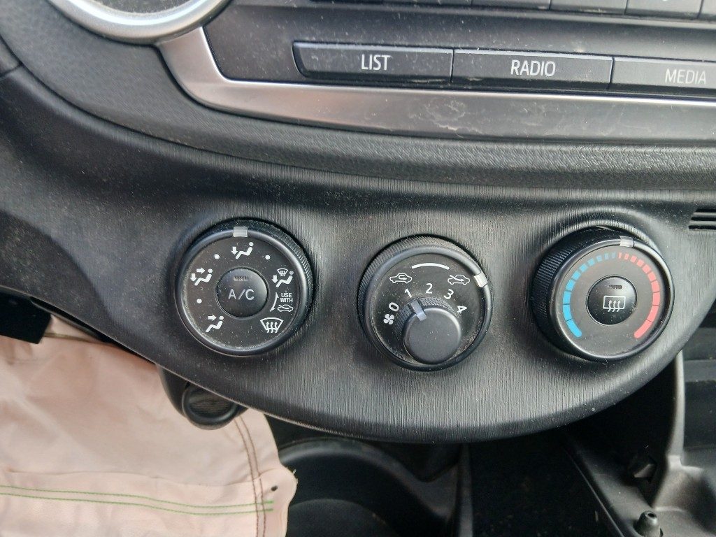 Immagine di TOYOTA Yaris 1.0 5 porte del 01/2013 km 142305