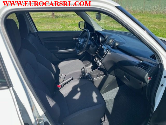 SUZUKI SWIFT 1.2 HYBRID TOP - foto 27