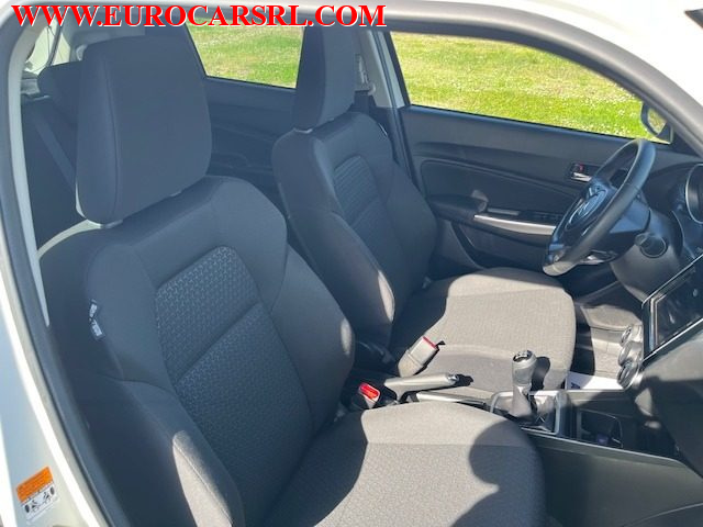 SUZUKI SWIFT 1.2 HYBRID TOP - foto 29