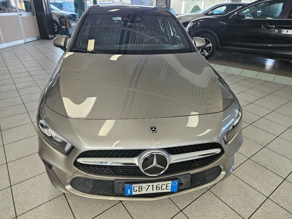 MERCEDES-BENZ A 180 d Automatic Premium - 3