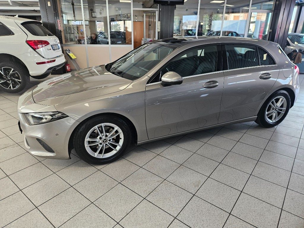 MERCEDES-BENZ A 180 d Automatic Premium - 5