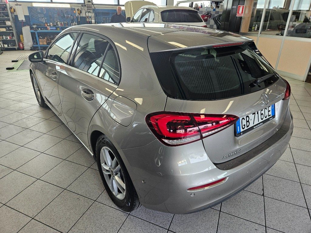 MERCEDES-BENZ A 180 d Automatic Premium - 7
