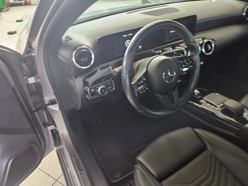 MERCEDES-BENZ A 180 d Automatic Premium - 9