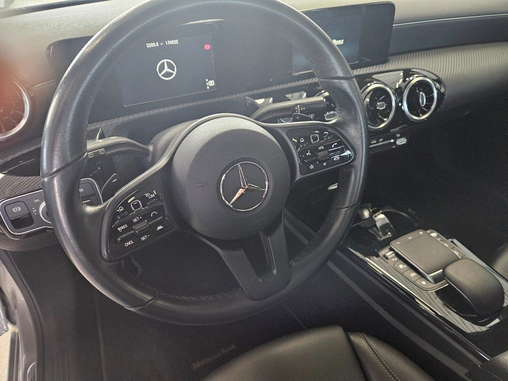 MERCEDES-BENZ A 180 d Automatic Premium - 10