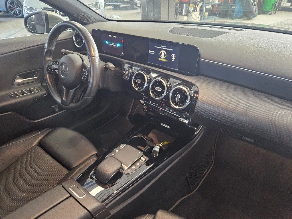 MERCEDES-BENZ A 180 d Automatic Premium - 17