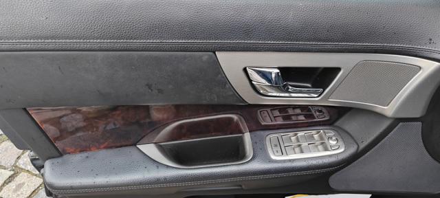 JAGUAR XF 2.7D V6 LUXURY - foto 24