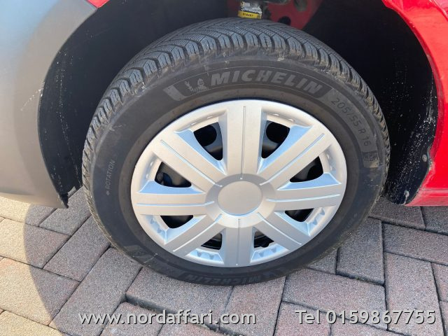 VOLKSWAGEN Caddy - foto: 2