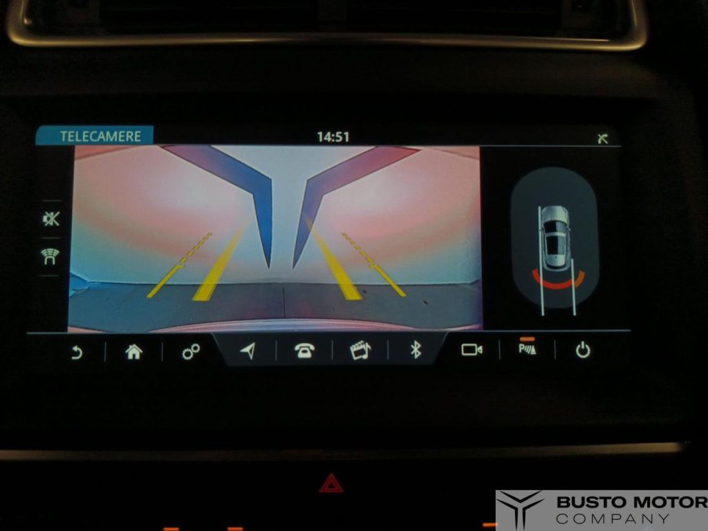 JAGUAR E-Pace 2.0D 150 CV AWD aut. R-Dynamic HSE - 18