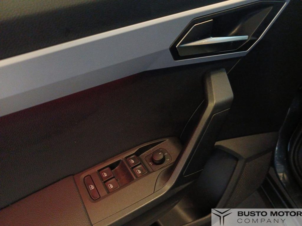 SEAT Arona 1.0 EcoTSI FR - 9