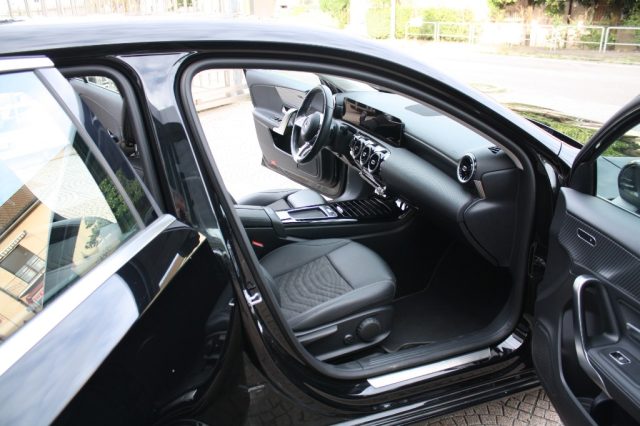 MERCEDES-BENZ A 180 AUTOMATIC AMG LINE PREMIUM - foto 12
