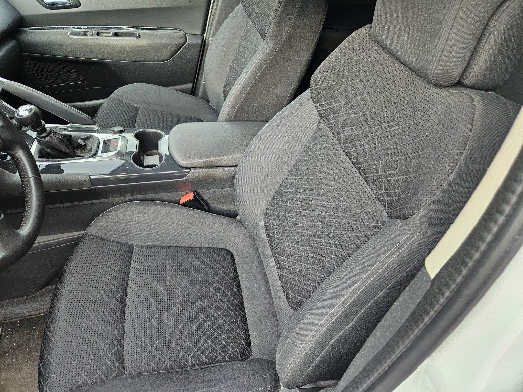 PEUGEOT 3008 1.6 e-HDi 115CV Stop&Start Allure - 3